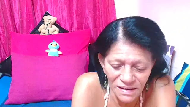 Snapshot of SLUTTYROXY chatting on December 17, 6:47 pm SLUTTYROXY online show from December 17, 6:47 pm