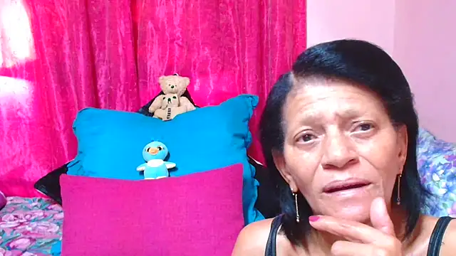 Snapshot of SLUTTYROXY chatting on January 8, 7:10 am SLUTTYROXY online show from January 8, 7:10 am