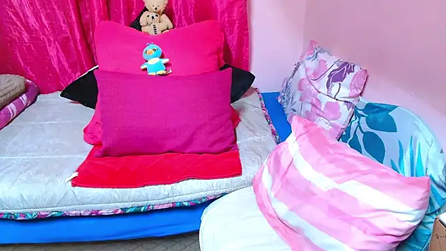 Snapshot of SLUTTYROXY chatting on January 12, 4:56 pm SLUTTYROXY online show from January 12, 4:56 pm