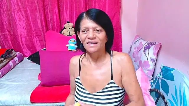 Snapshot of SLUTTYROXY chatting on January 13, 5:40 pm SLUTTYROXY online show from January 13, 5:40 pm