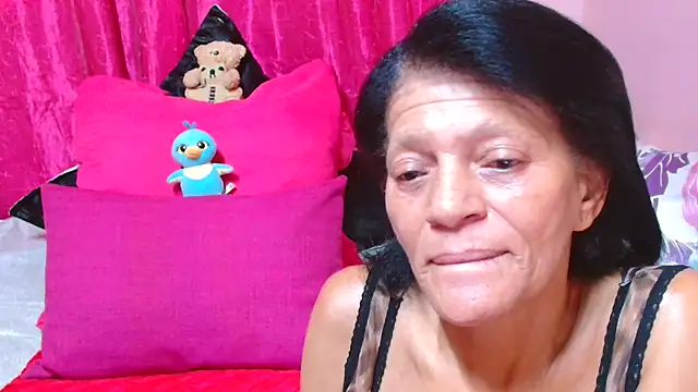 Snapshot of SLUTTYROXY chatting on January 17, 9:47 am SLUTTYROXY online show from January 17, 9:47 am