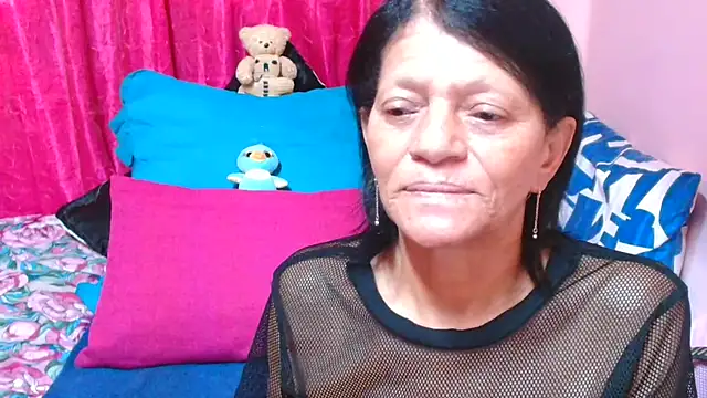 Snapshot of SLUTTYROXY chatting on February 1, 7:18 am SLUTTYROXY online show from February 1, 7:18 am