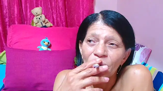 Snapshot of SLUTTYROXY chatting on February 1, 7:23 pm SLUTTYROXY online show from February 1, 7:23 pm