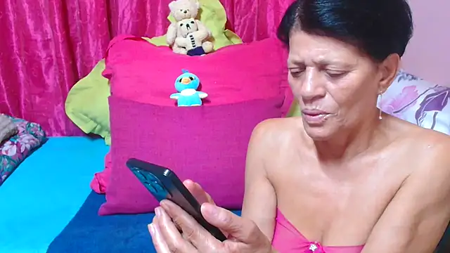 Snapshot of SLUTTYROXY chatting on February 2, 8:40 pm SLUTTYROXY online show from February 2, 8:40 pm