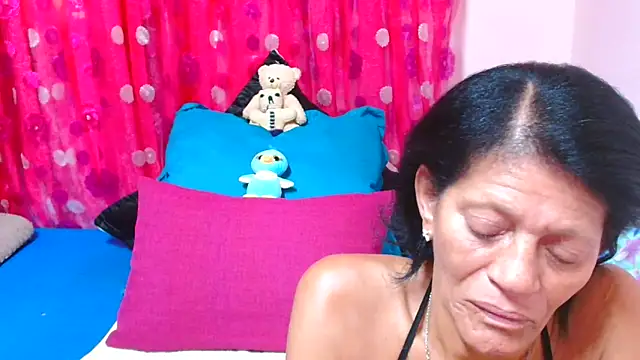 Snapshot of SLUTTYROXY chatting on February 13, 7:48 am SLUTTYROXY online show from February 13, 7:48 am