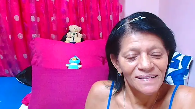 Snapshot of SLUTTYROXY chatting on March 2, 5:08 am SLUTTYROXY online show from March 2, 5:08 am