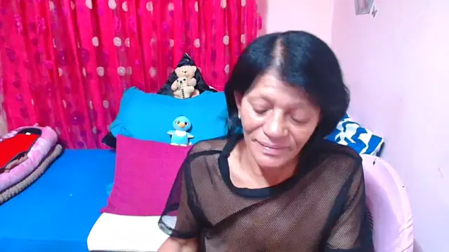 SLUTTYROXY online show from April 17, 8:01 pm