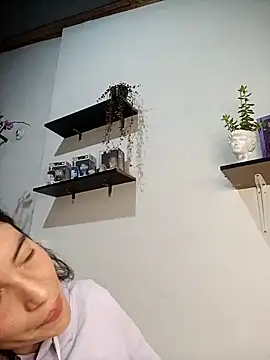 loveuu-bae online show from February 9, 12:49 am