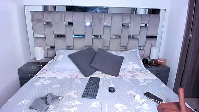 Cammiila online show from February 3, 5:46 pm