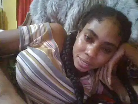 Snapshot of HONEYSWEETS_LIVE chatting on December 6, 6:26 am HONEYSWEETS LIVE online show from December 6, 6:26 am