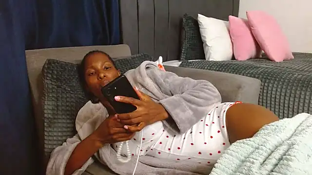 SoftRosee online show from November 7, 8:20 pm