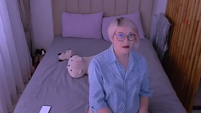 sabrinamacmarren online show from March 25, 2:34 pm