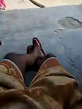 Snapshot of bigh96dik chatting on December 27, 8:13 am bigh96dik online show from December 27, 8:13 am