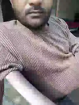 Snapshot of bigh96dik chatting on January 30, 7:39 am bigh96dik online show from January 30, 7:39 am