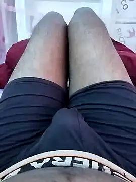 Snapshot of bigh96dik chatting on February 17, 5:36 am bigh96dik online show from February 17, 5:36 am