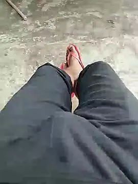 Snapshot of bigh96dik chatting on February 19, 5:05 am bigh96dik online show from February 19, 5:05 am