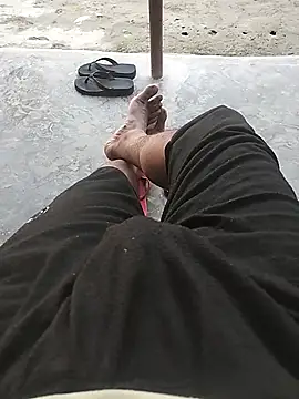 Snapshot of bigh96dik chatting on December 5, 8:45 am bigh96dik online show from December 5, 8:45 am