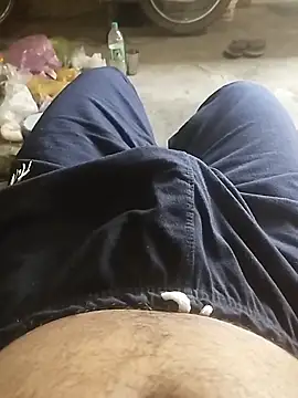 Snapshot of bigh96dik chatting on May 10, 6:18 am bigh96dik online show from May 10, 6:18 am