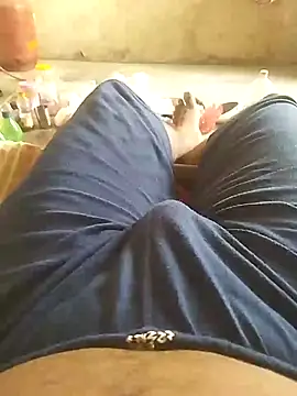 Snapshot of bigh96dik chatting on June 20, 12:30 pm bigh96dik online show from June 20, 12:30 pm