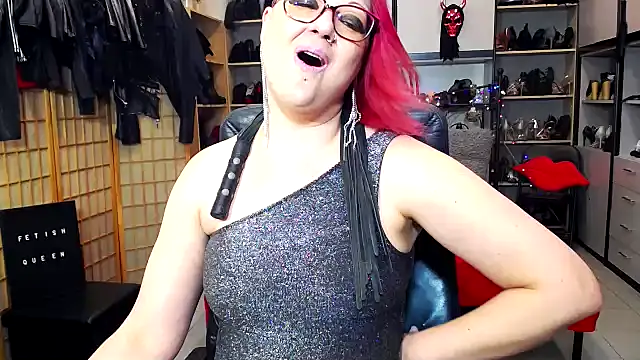 Snapshot of LindaDaemonX chatting on March 15, 2:23 pm LindaDaemonX online show from March 15, 2:23 pm