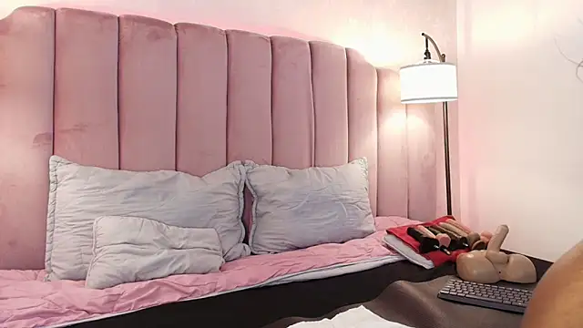 HallyBans online show from March 2, 12:01 pm