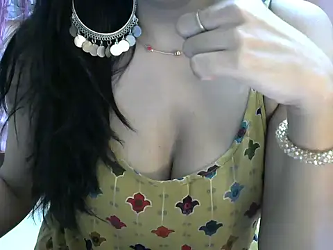 indianbae01 online show from February 12, 9:33 pm