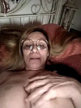 Snapshot of Melmamalhuda@xh chatting on February 21, 4:48 pm Melmamalhudaxh online show from February 21, 4:48 pm