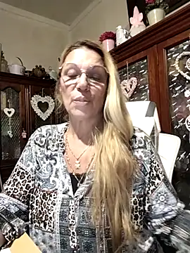 Snapshot of Melmamalhuda@xh chatting on October 9, 10:41 pm Melmamalhudaxh online show from October 9, 10:41 pm