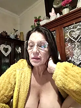 Snapshot of Melmamalhuda@xh chatting on December 4, 8:45 am Melmamalhudaxh online show from December 4, 8:45 am