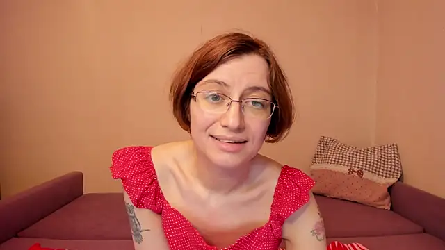 MarilynDream online show from March 11, 2:56 pm