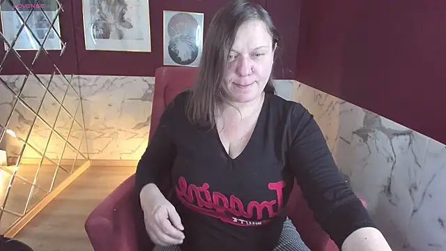 Snapshot of KellyPerfection chatting on November 15, 5:27 am KellyPerfection online show from November 15, 5:27 am