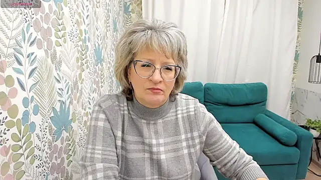 Snapshot of EvelynJoyful chatting on January 21, 5:05 am EvelynJoyful online show from January 21, 5:05 am