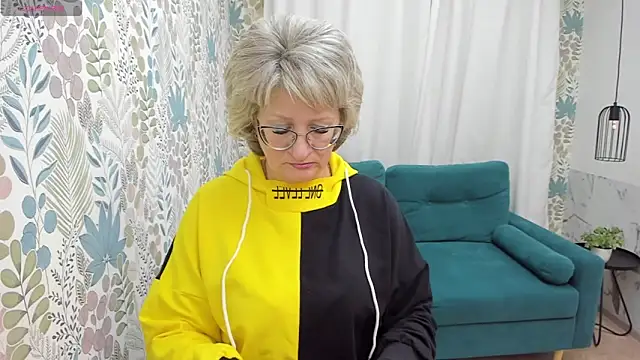 Snapshot of EvelynJoyful chatting on March 11, 5:16 am EvelynJoyful online show from March 11, 5:16 am