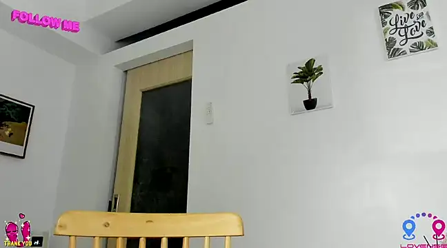 hottycrishina online show from December 21, 9:04 pm