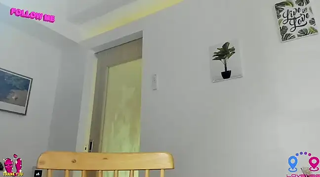 hottycrishina online show from January 18, 5:10 am