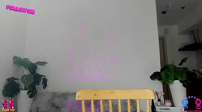 hottycrishina online show from January 27, 6:19 am