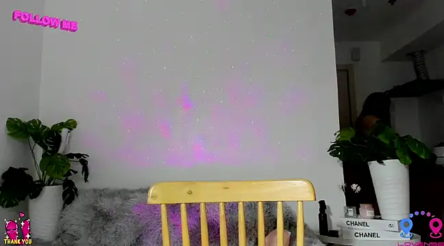 hottycrishina online show from February 19, 10:23 am