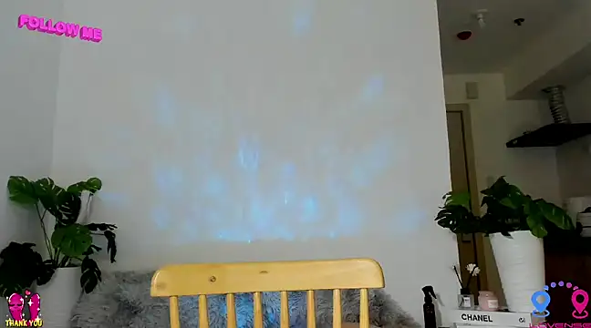 hottycrishina online show from February 20, 8:39 am