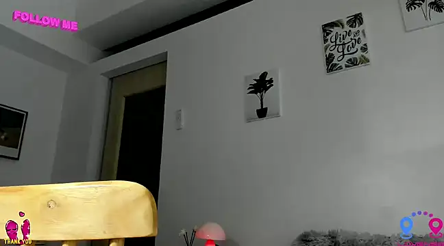 hottycrishina online show from March 2, 11:18 am