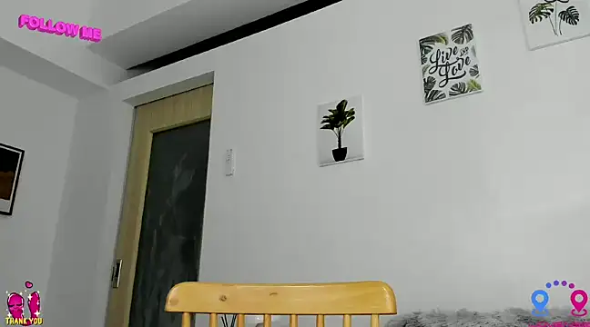 hottycrishina online show from March 21, 9:12 am