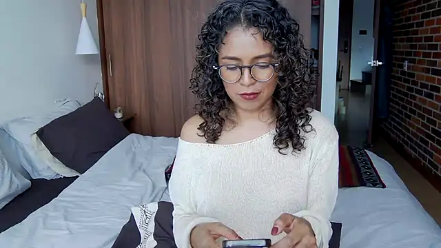 illaroom online show from December 2, 10:01 pm