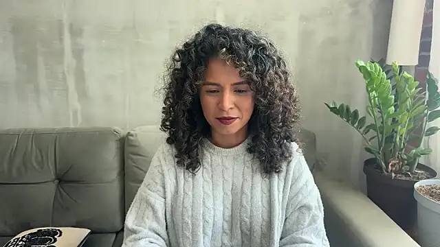 illaroom online show from December 10, 7:22 pm