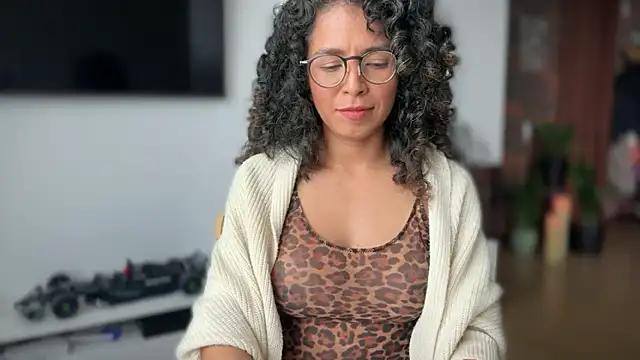 illaroom online show from October 10, 8:41 pm