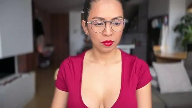 illaroom online show from April 8, 8:31 pm