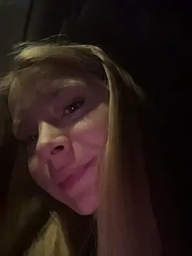 Snapshot of AnastasiaAniess chatting on November 15, 6:00 am AnastasiaAniess online show from November 15, 6:00 am