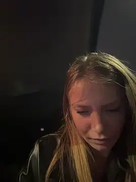 Snapshot of AnastasiaAniess chatting on November 15, 6:04 pm AnastasiaAniess online show from November 15, 6:04 pm