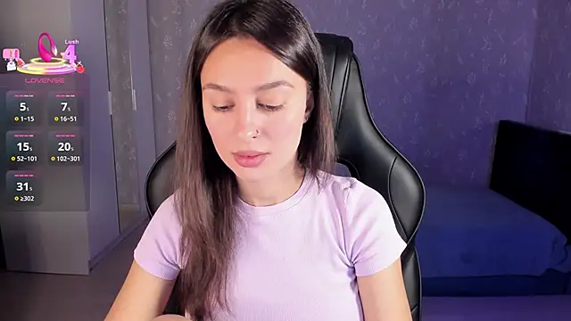 Snapshot of EllaFresh chatting on October 18, 11:16 pm EllaFresh online show from October 18, 11:16 pm