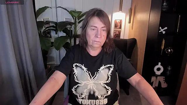 LindaPassionate online show from July 24, 5:16 am