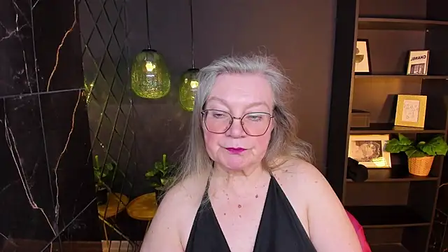 NataliMellow online show from April 11, 1:15 pm