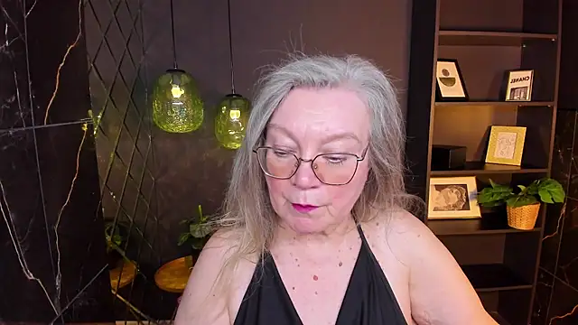 Snapshot of NataliMellow chatting on April 24, 1:24 pm NataliMellow online show from April 24, 1:24 pm